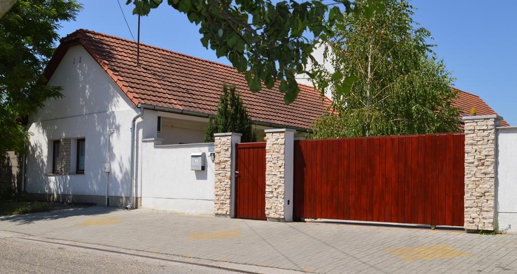 Jaszbereny Boutique Room Exterior photo
